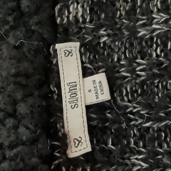 Sioni Women's Black and Gray Sweater - Picture 9 of 10